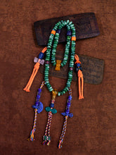 Wind of Green Essence Tibetan Celuloid Necklace