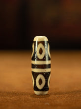 Tibetan Wensiba Eight-Eyed Buddha Eye Old Bead Necklace