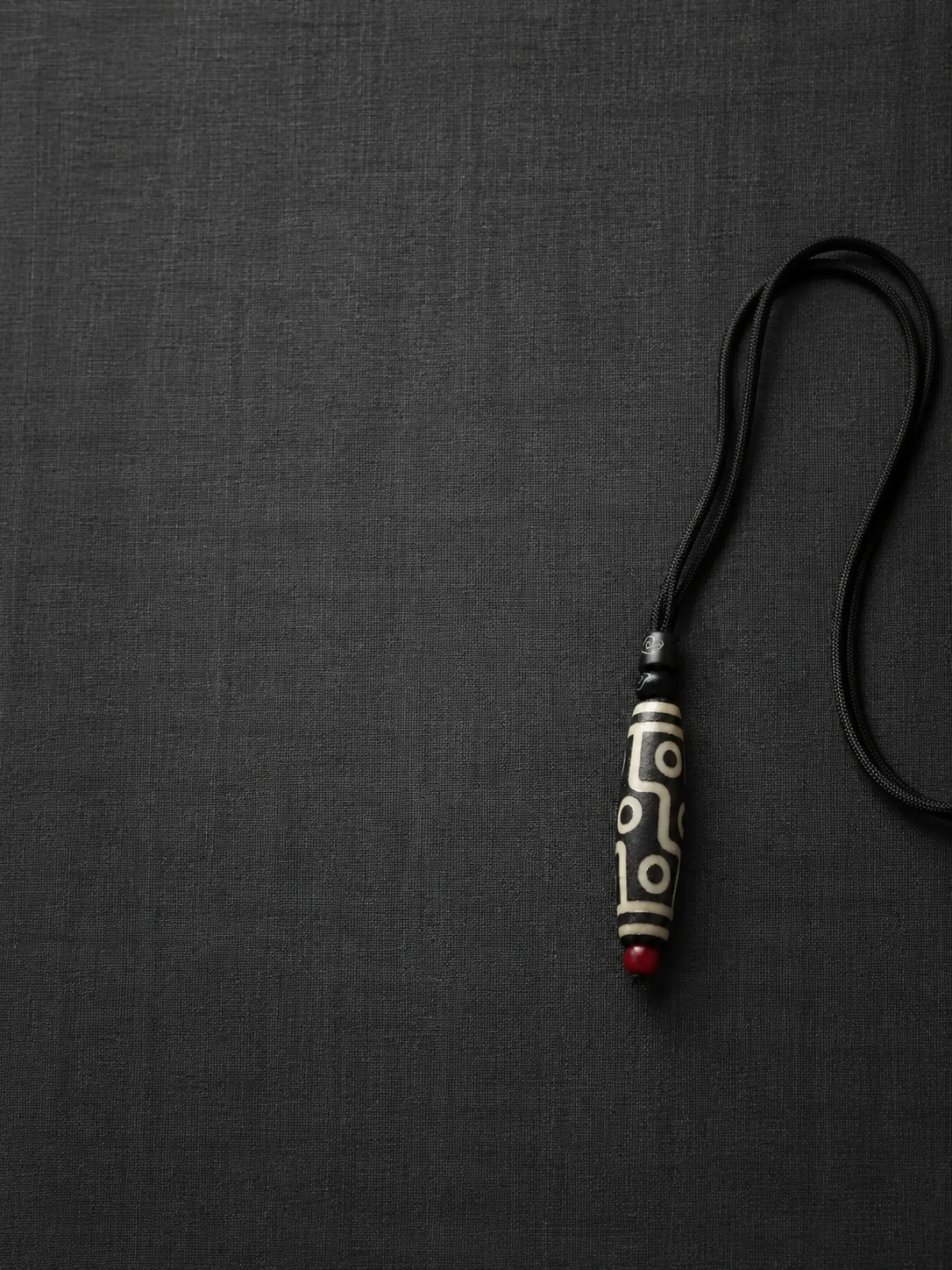 Authentic Tibetan 9-Eyed Dzi Bead Agate Necklace