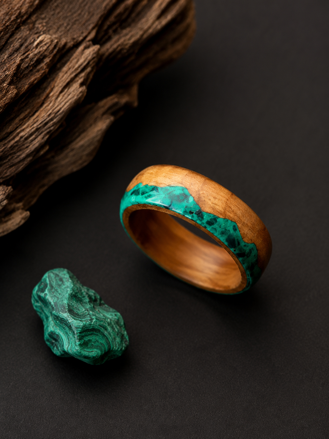 Tibetan Mount Kailash Malachite Wood Ring