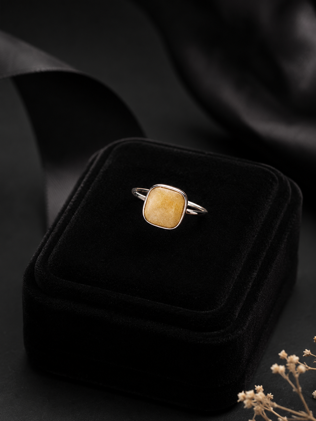 Tibetan Natural Amber S925 Silver Square Ring